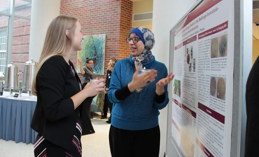 Student presenting research at Celebration of Science 2018 
