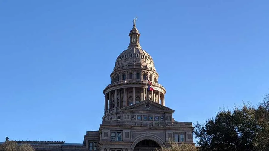 Exterior photo of the Texas capitol building