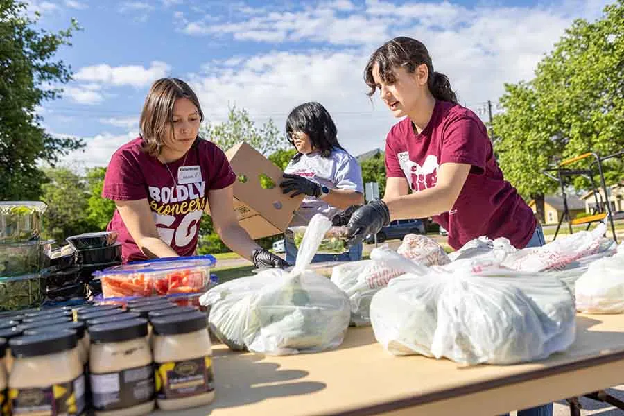 Housing & Dining volunteers at Groceries to Go