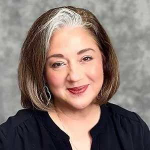 headshot of Catherine Lynch