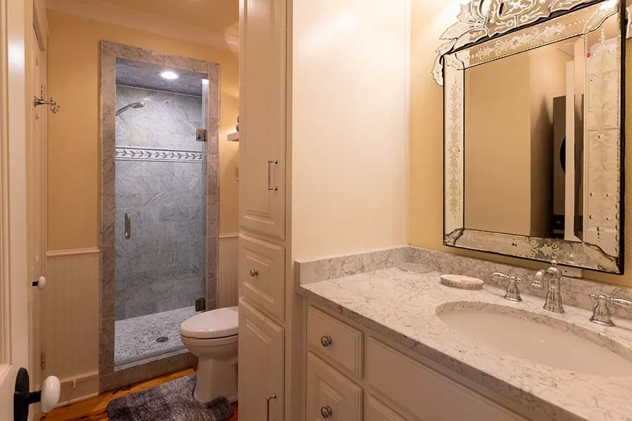 College Street Cottage Bothroom