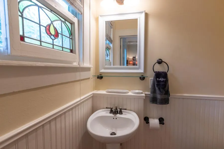 College Street House Bathroom