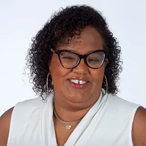 Roblyn Martin headshot