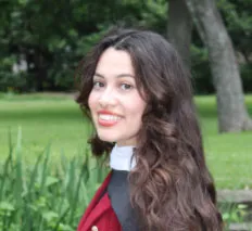 Headshot of Elizabeth Hernandez.