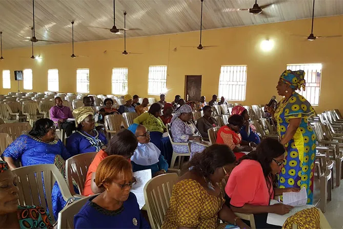 A Fulbright instructor teaches a class on emergency preparedness in Nigeria