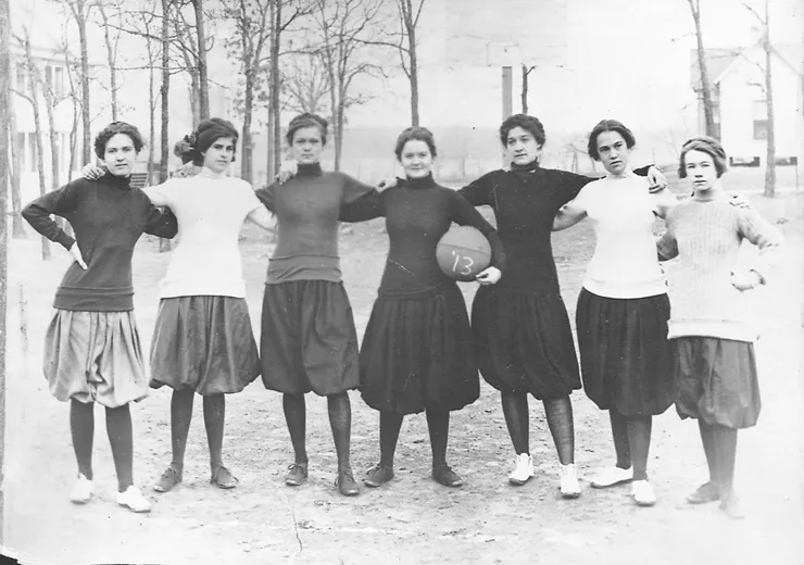 1913 basketball team