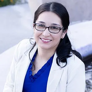 profile headshot of Daisy Alvrado