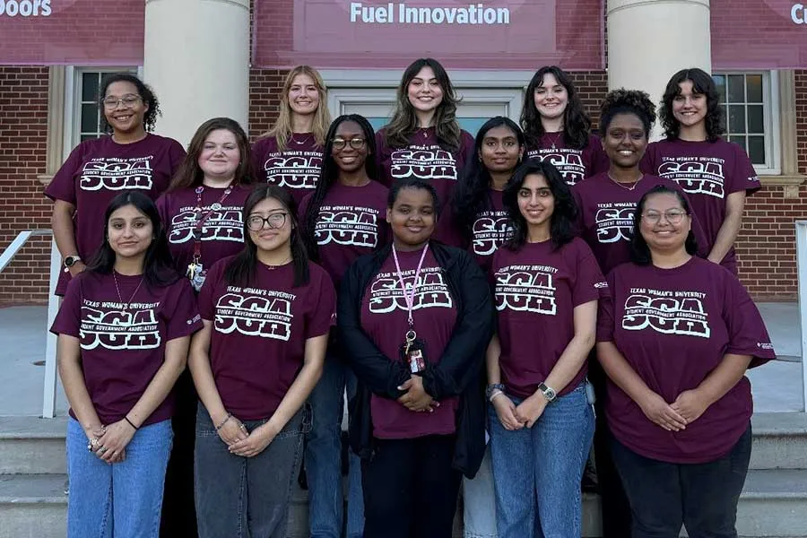 Group photo of the First-Year Leaders on Campus