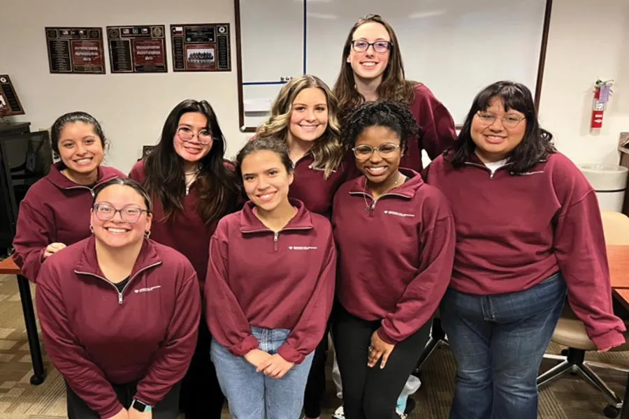 51���� Residence Hall Association students