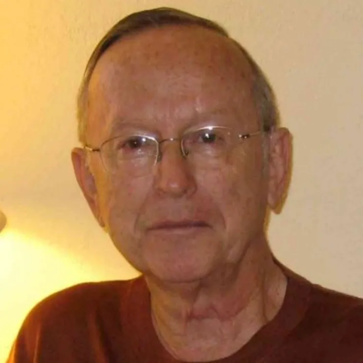 Portrait of Leslie Thompson