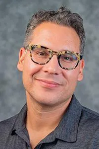 Giovanni Valderas - 200x300